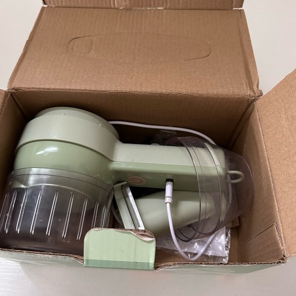 Electric Hand Held Food Chopper - Picture 2 of 5